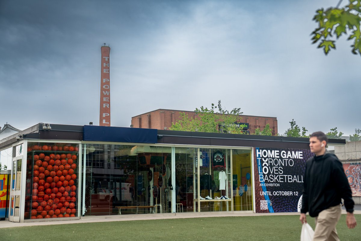 York University News (@yorkunews) on Twitter photo Museum of Toronto partnered with a group of York design students to create an AR app and site-specific installations as part of Home Game: Toronto Loves Basketball, the city-wide exhibition runs until Oct. 12 yorku.ca/news/2025/07/0… | <a href="/YorkuAMPD/">York U AMPD</a> <a href="/Museumoftoronto/">MUSEUM OF TORONTO</a> Museum of Toronto partnered with a group of York design students to create an AR app and site-specific installations as part of Home Game: Toronto Loves Basketball, the city-wide exhibition runs until Oct. 12 yorku.ca/news/2025/07/0… | <a href="/YorkuAMPD/">York U AMPD</a> <a href="/Museumoftoronto/">MUSEUM OF TORONTO</a>