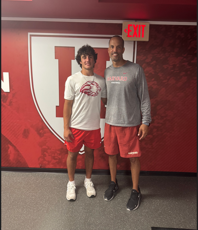 Max_Steve6's tweet image. Great work out this weekend, focusing on off man technique with @coach_craw during the Harvard Camp. Thank you for the talk after camp.
@CoachJacobsD @Coach_Aurich @ScottLarkee @skwilliamsjr @CoachJimJackson @HarvardFootball @CoachKDallas @coachheavyd @_CCoope7 @Danny__mejia…