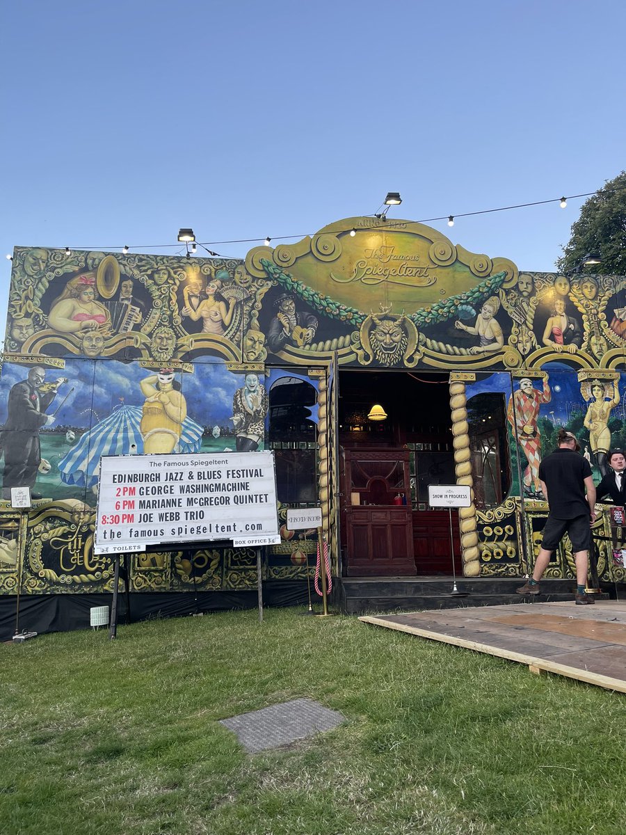 MissSimpsonENG's tweet image. Spending my summer holidays being a tourist at home - Tennents Tour, day in Edinburgh to celebrate 1 year until our wedding day(!!!) &amp;amp; some paddle boarding! 🤍🏴󠁧󠁢󠁳󠁣󠁴󠁿