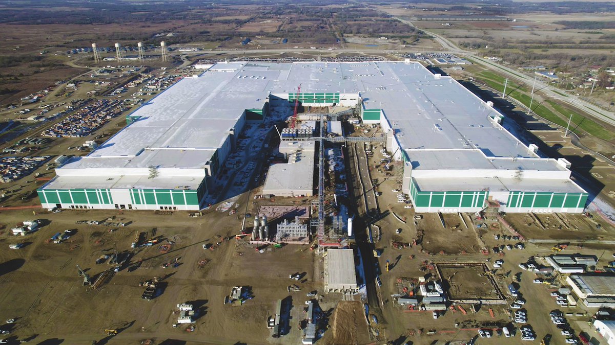 zeta_2030's tweet image. Did you hear? ZETA Member⚡️ @PanasonicNA has officially opened its new #electricvehicle lithium-ion battery manufacturing facility in Kansas!
Congrats to the team at Panasonic on this major achievement that is the result of years of collaboration and commitment to moving the…