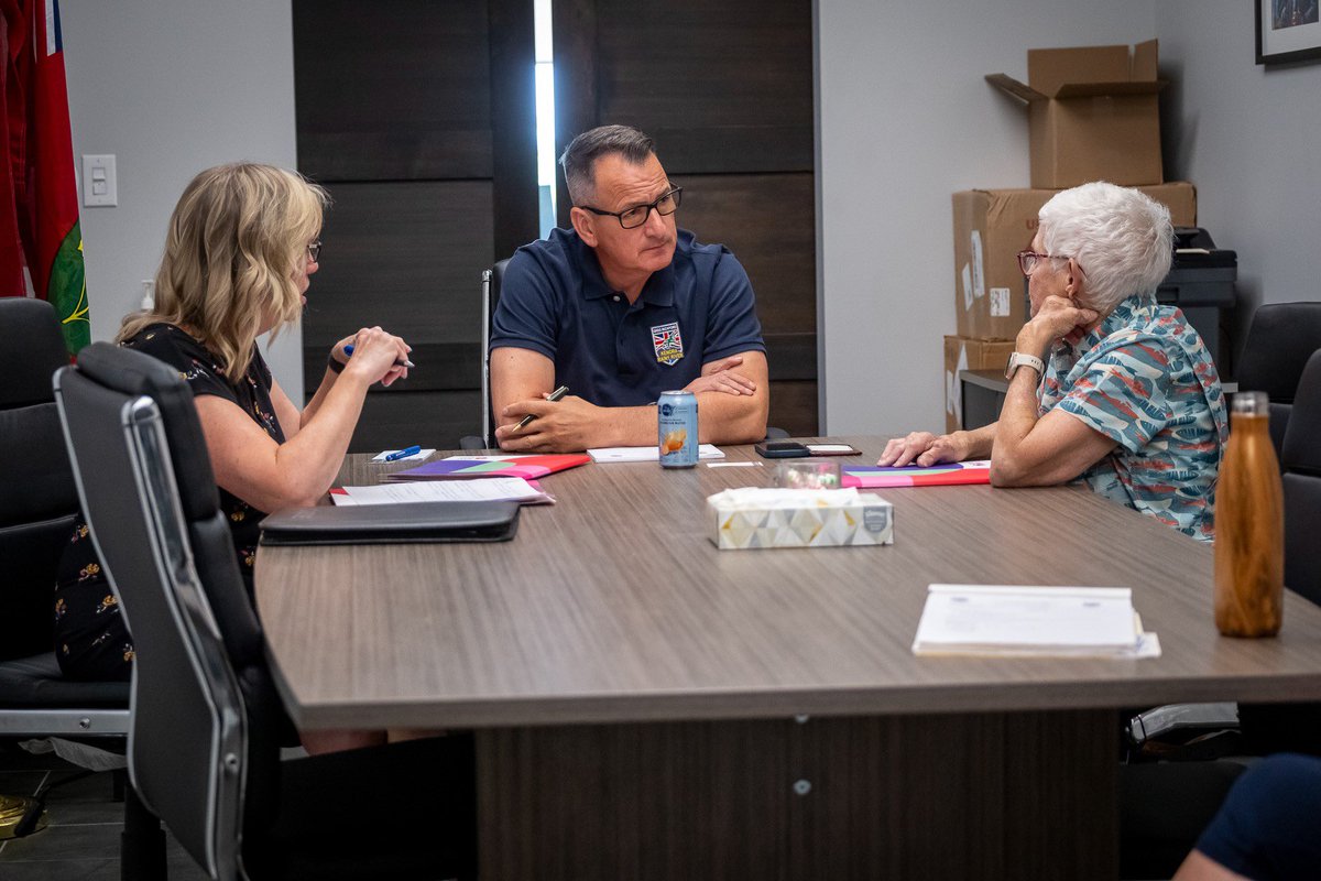 Improving quality of life in the Northwest requires an all-of-government approach.
 
Meeting with constituents to explore opportunities and align shared priorities. By working together, we are ensuring programs and policies reflect the realities of our communities.