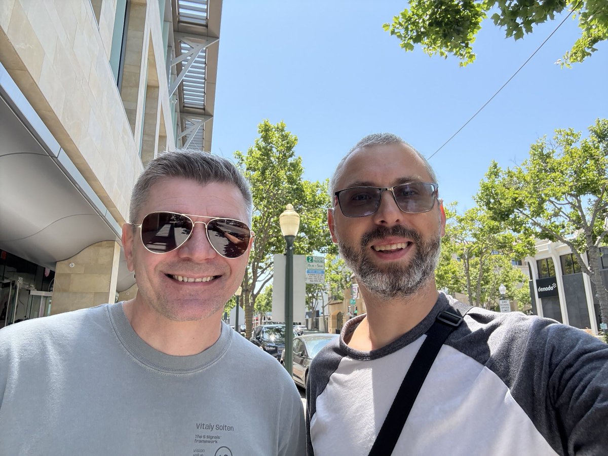 Підготовка до запуску нашого AI‑продукту на Product Hunt іде повним ходом. Вже сьогодні вночі по Каліфорнії (15 липня о 12:01 AM PDT) разом з Vitaly Solten будемо анонсувати Amazeo. 

Це інструмент для малого та середнього бізнесу, який допомагає створювати контент, починаючи з