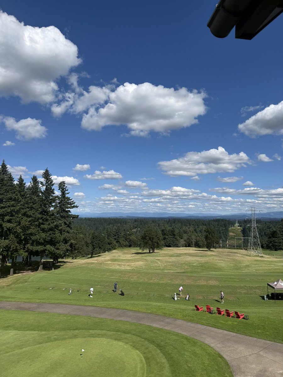 Grateful for the intentionality, vision and innovation at our annual growth revenue this past week in Oregon! 

Big things ahead for School Life! Thankful for this leadership team✨

Up and up ✈️