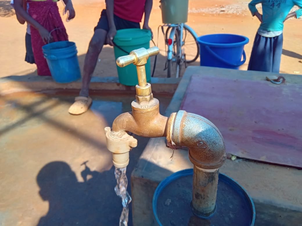 Nové studny v afrických vesnicích v Malawi díky podpoře českých dárců. V posledních týdnech jich vzniklo už šestnáct… Voda je život. 
Díky Vám všem jménem ⁦<a href="/int_humanity/">International_Humanity</a>⁩ a chudých lidí v okrese Mchinji.