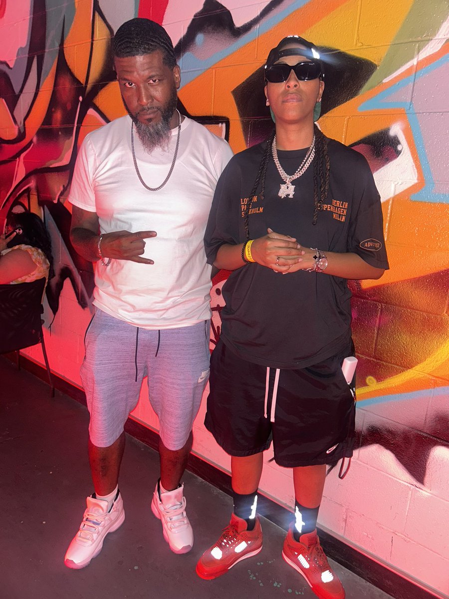 bigterra's tweet image. Caught a couple of pics with the legend @YoungGattas they were heat with and without the flash lol #eminence6 was a good time salute to @Its_OurSociety