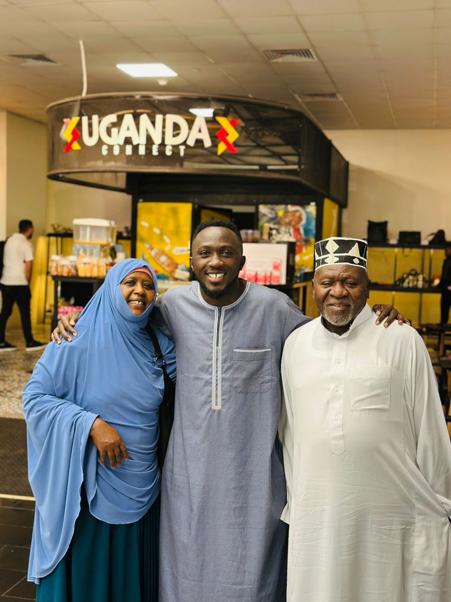 Mum &amp; Dad's wish was to visit Mecca &amp; Medina on day. 

Finally Allah has made it possible for me to make their wish come true 🤗🙏

Enjoy your trip Mum &amp; Dad. May Allah accept your Umahr &amp; Prayers