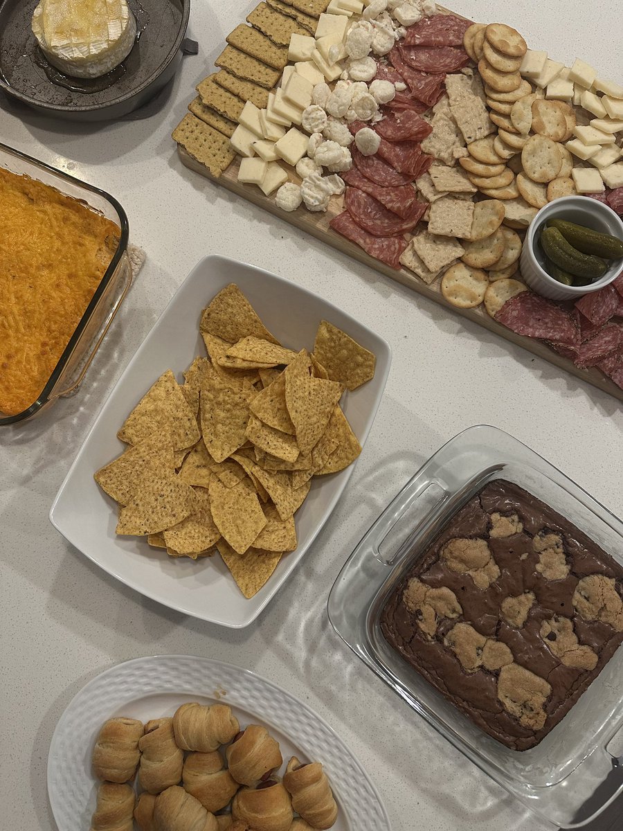 mslucaslearning's tweet photo. A fun weekend including an Astros game &amp; game night and charcuterie with friends! @BethkeElem https://t.co/BH2b7W1ALA