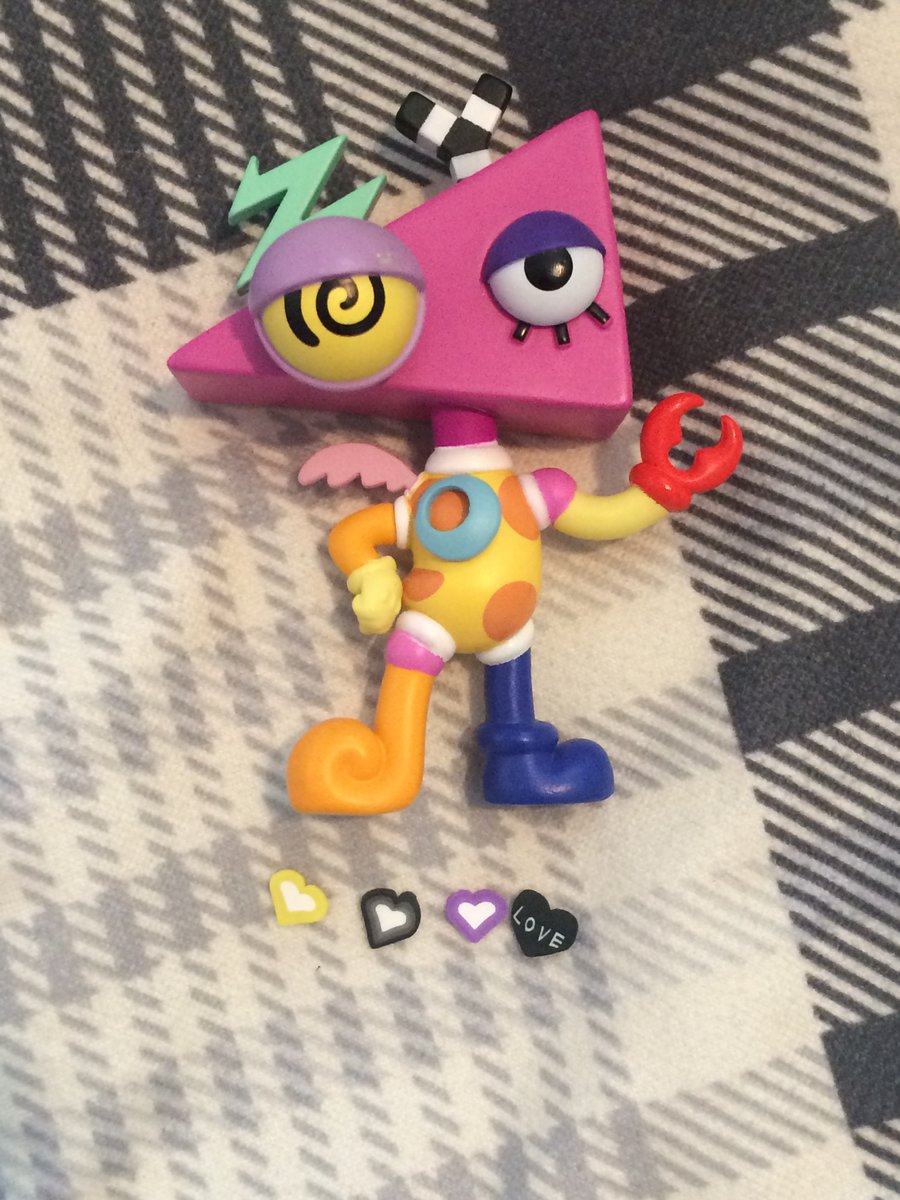 SillyQueeni3's tweet image. Happy #NonBinaryPeoplesDay
💛💟💜🖤
(Don’t have the regular white heart)