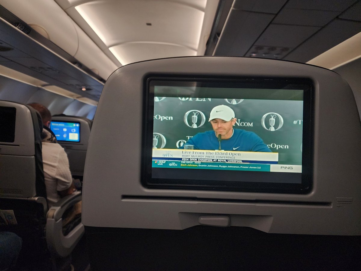 LinksNation's tweet image. Not a bad way to get thru a cross-country trek - Live From crew @TheOpen aboard JetBlue to SFO.