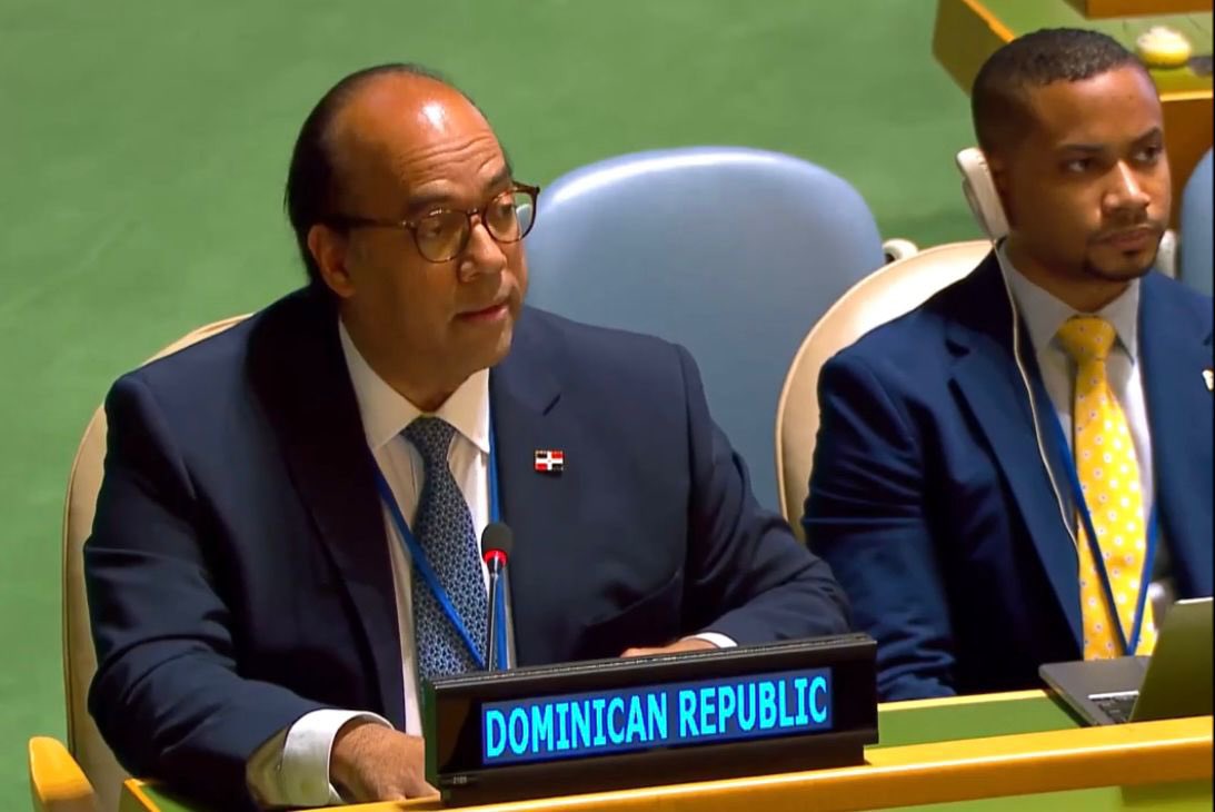 🌍💧 La República Dominicana, representada por el embajador Welington Bencosme, participó en la sesión organizativa de la Conferencia del Agua 2026, respaldando los seis diálogos interactivos propuestos por Senegal y los Emiratos Árabes Unidos.

🇩🇴 Como Estado insular caribeño,