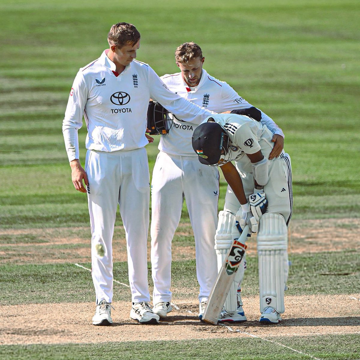 Some things are better than winning. It’s this picture. 
#England #India #LordsTest