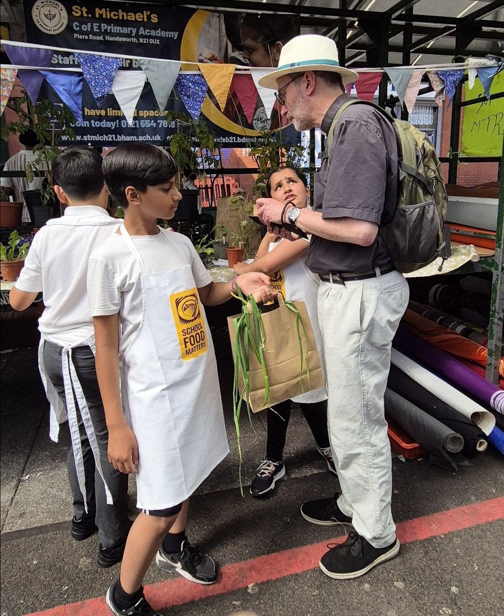 stmichaelsb21's tweet image. A big thank you to Anna from School Food Matters for another wonderful year of allotmenting and being a market trader! Our children loved running a stall at the Bull Ring and selling their produce! #WeAreStMikes