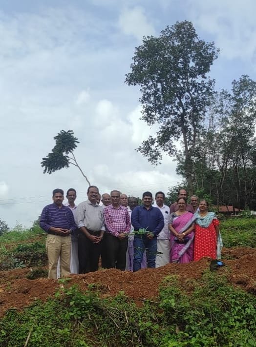 Dr. T. Siju, Rubber Production Commissioner, Rubber Board inaugurated the contract planting project of the Rubber Board company, Kavanar Latex Limited.  This is a scheme to undertake planting of rubber seedlings in farmers' fields in  scientific manner.