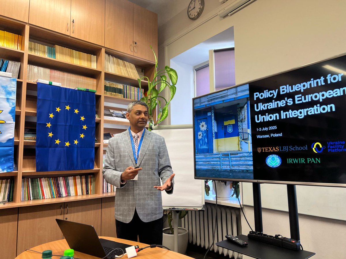 TheLBJSchool's tweet image. LBJ School professor Sachin Shah and MGPS students led a workshop in Warsaw with Polissia National University to develop strategies for rebuilding Ukraine’s agriculture sector in line with EU climate and policy goals. 🇪🇺
🔗 Read more: lbj.utexas.edu/lbj-school-co-…