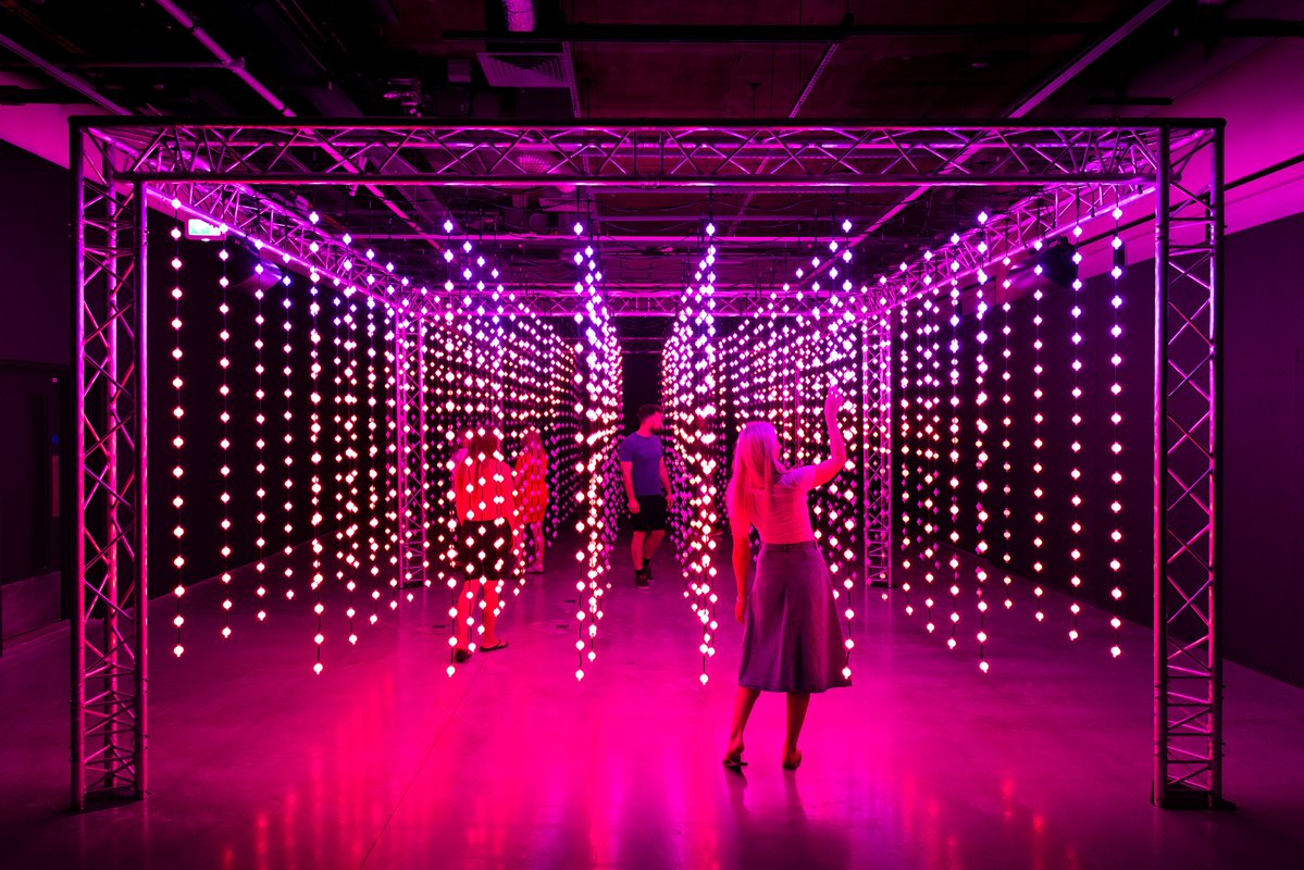 PlymUni's tweet image. Dazzling exhibition invites audiences to immerse themselves in thousands of lights 💡🤩 plymouth.ac.uk/news/exhibitio…