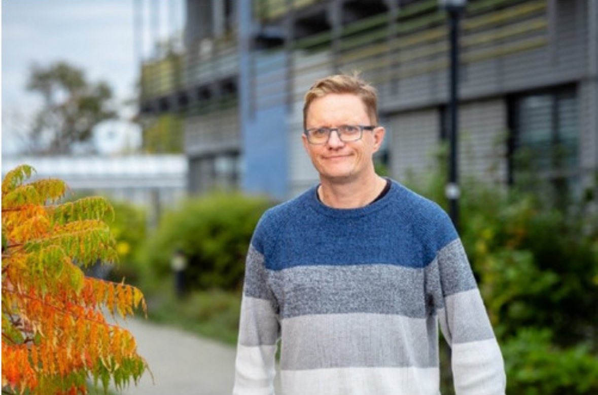 ThePlantJournal's tweet image. In Conversation with 𝐃𝐫. 𝐀𝐥𝐢𝐬𝐝𝐚𝐢𝐫 𝐅𝐞𝐫𝐧𝐢𝐞
Dr Fernie reflects on his path into plant biology, innovations in studying protein–protein interactions &amp;amp; challenges of work–life balance while sharing the joys of mentorship and doing what you love

doi.org/10.1111/tpj.70…