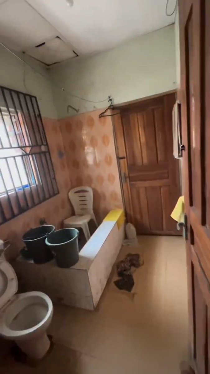 Which part of this bathroom represented the Nigerian craftsmanship that is so worthy of preservation?