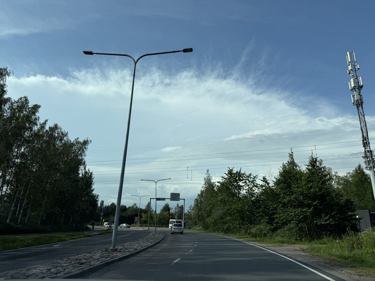 🌡️⛈️ After measuring the warmest day of the year so far (32.2°C in Kaskinen Sälgrund), intense thunderstorms formed over southern Finland. 🇫🇮