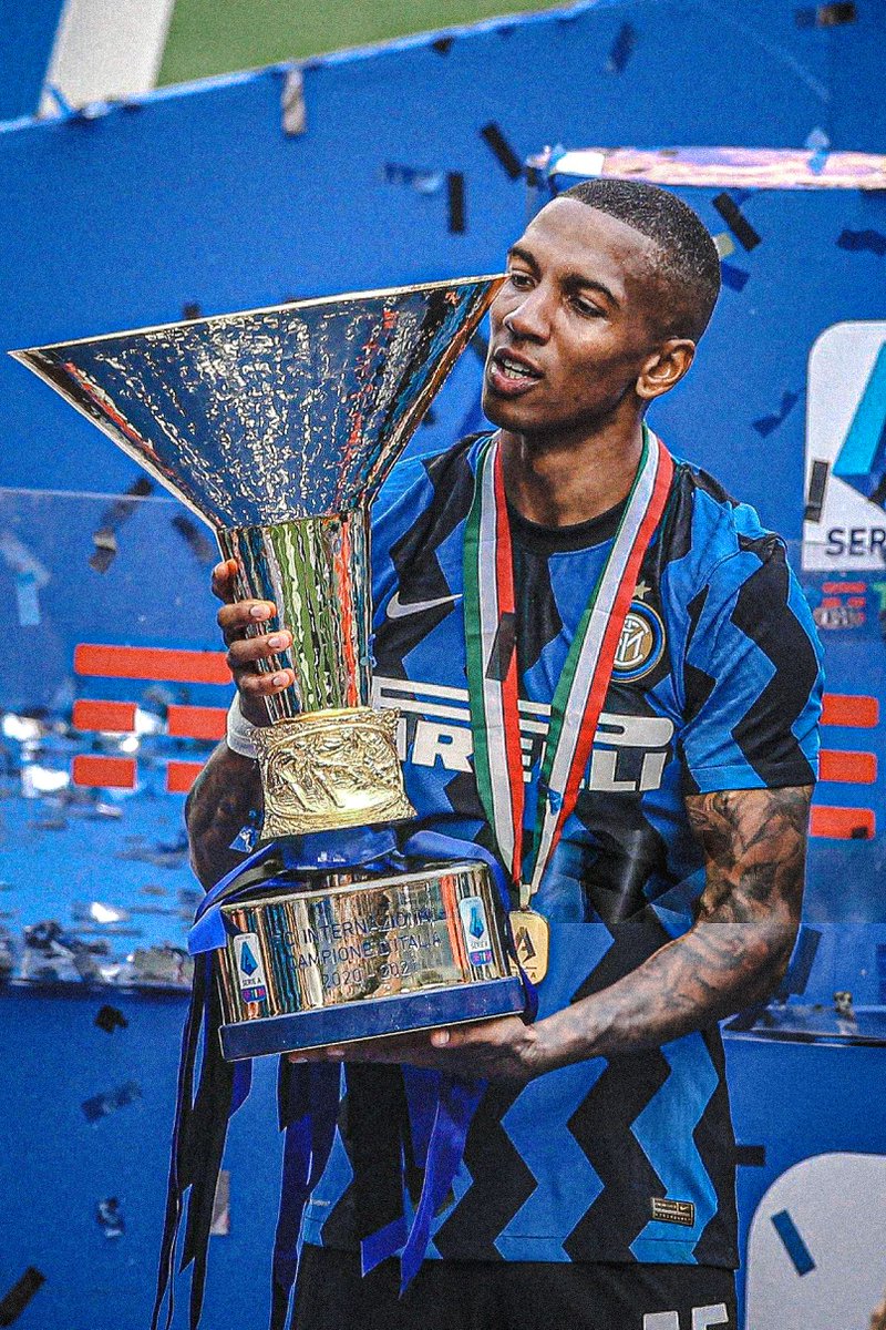 🗣️ Ashley Young: "Antonio Conte called me and said: 'Come here to play, I want you in my team. I’m happy I chose Inter and became a champion." 🖤💙🏆