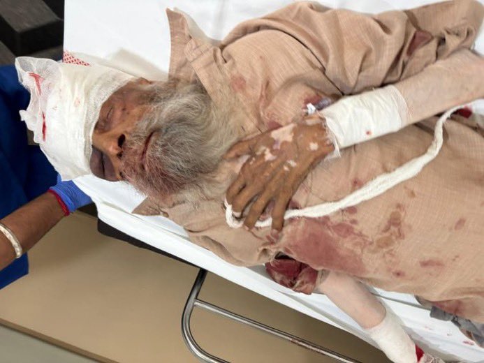 Tragic| Oldest Marathon Runner Dies In Punjab

Fauja Singh, 114-year-old marathon runner, died in a tragic road accident in Jalandhar an hour ago.

Fauja had started running for fitness &amp; road awareness after his son had died in 1994 in road accident too.