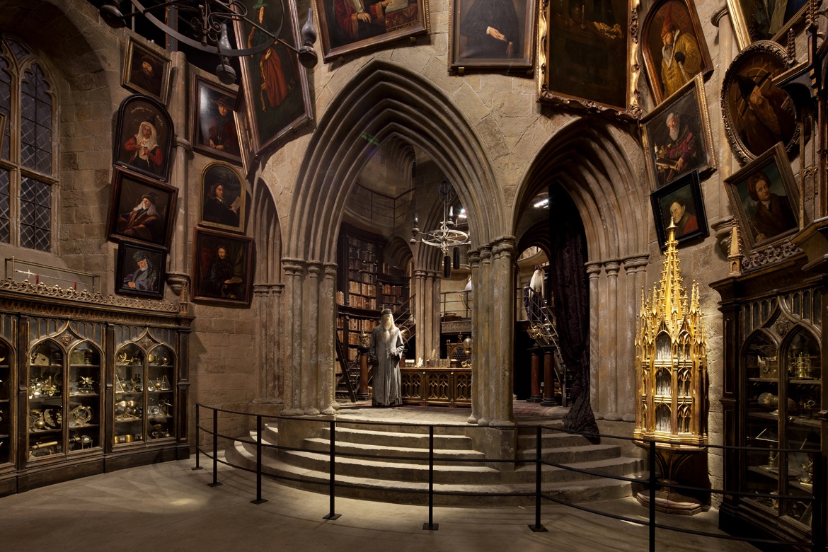BarnesCoaches's tweet image. Calling all witches, wizards and muggles alike! ✨️
Join #BarnesCoaches this Summer to experience the magic at the ⚡️👇️
Warner Bros. Studio Tour: The Making of Harry Potter
📅Sat 30th August 2025
➡️BOOK NOW > barnescoaches.co.uk/itineraries/18…