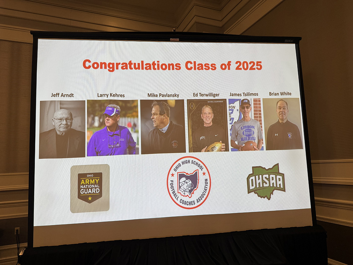 ArmyGuardOhio's tweet image. 📢 Shoutout and Congratulations to this year’s @ohsfca Hall of Fame inductees, who were honored at a banquet last month!
CSM Scott Barga was honored to make congratulatory remarks to the group of outstanding high school football coaches – past and present.
#NationalGuard