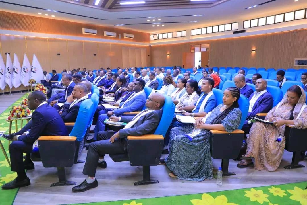 The Prosperity Party launched a comprehensive review of its 2017 budget year activities today. Head of the Party HQ, H.E. Ato Adem Farah, highlighted key achievements and emphasized the importance of sustaining reforms, and deepening citizen engagement for inclusive prosperity.