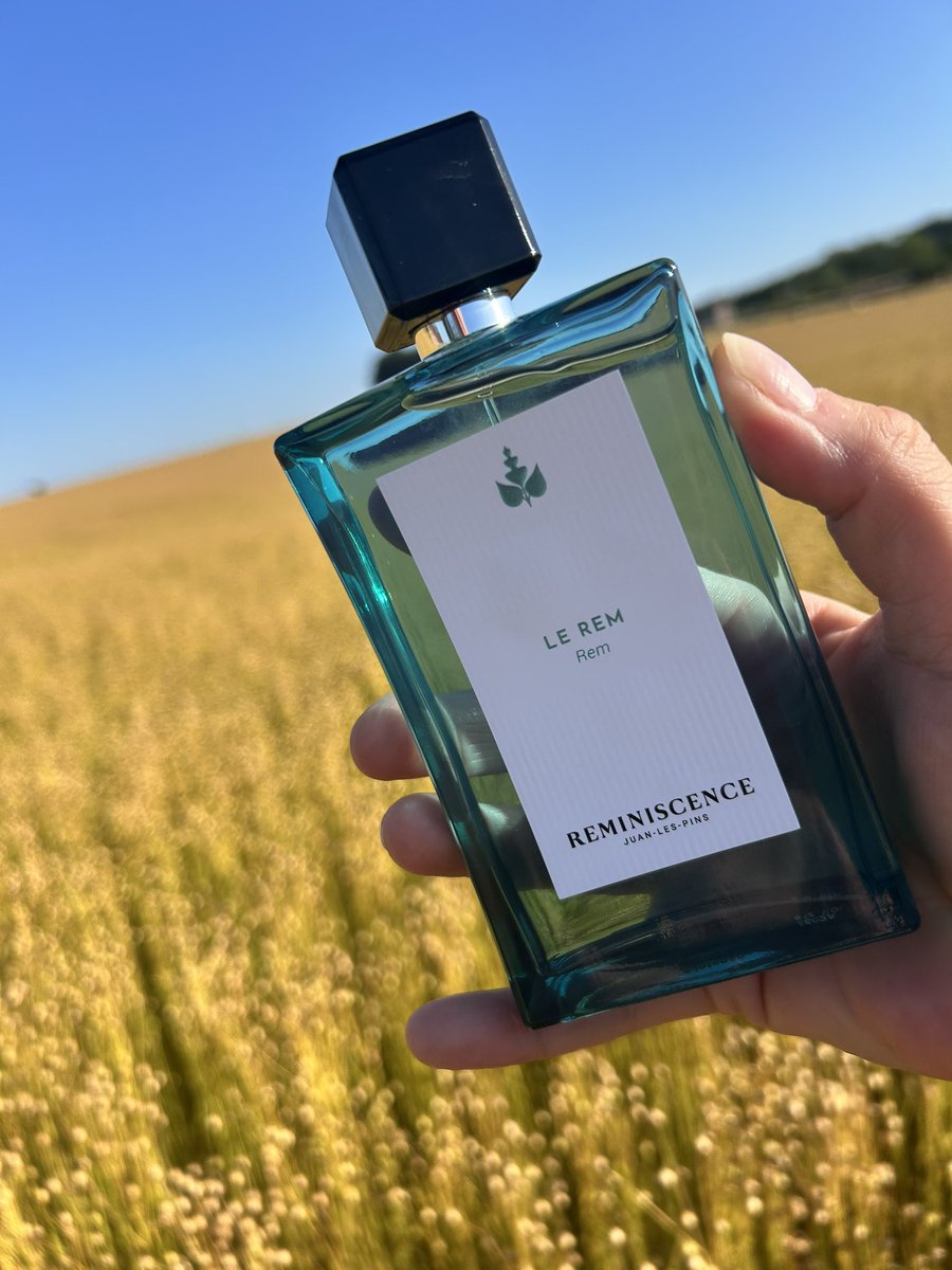 CamillePau's tweet photo. Léger comme l’air, subtil comme un rayon de soleil. Réminiscence Rum, le parfum qui raconte une histoire d’élégance et de douceur. 

#ReminiscenceParfums #ParfumsDeNiche #LeRem #FleurDeDelice #DolceRiviera #SousUnMimosaDeProvence @reminiscence.paris @sampleo_france https://t.co/lraJRKaBPY