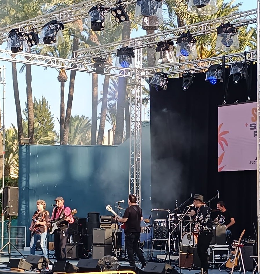 En la vida hay días especiales. Lo de esta noche va más allá.
El 12 de Julio del 2025 quedará grabado a fuego en nuestros ❤️‍🔥❤️‍🔥❤️‍🔥❤️‍🔥❤️‍🔥 eternamente.
Imposible más Rock &amp; Roll en una sola noche.
😎👊🤟
<a href="/LaFronteraWeb/">La Frontera</a> | <a href="/091oficial/">091</a> | <a href="/santapola/">santapola</a>