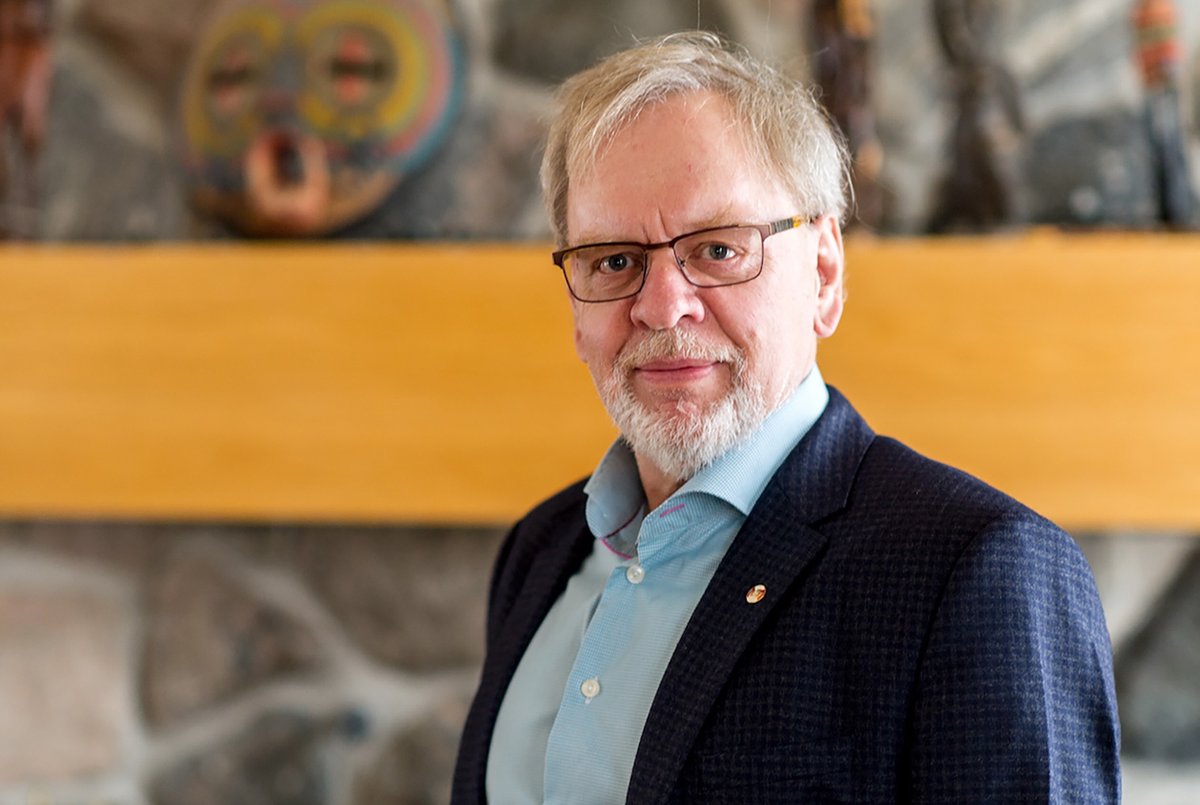 FACETSJournal's tweet image. A look back at a legacy in philosophy. This FACETS retrospective celebrates the career &amp;amp; contributions of @src_rsc Fellow Dr. Maurice Tardif, a researcher on the teaching profession and teaching conditions.

▶️ ow.ly/kBGm50Woljb

📷 facets-2025-0024