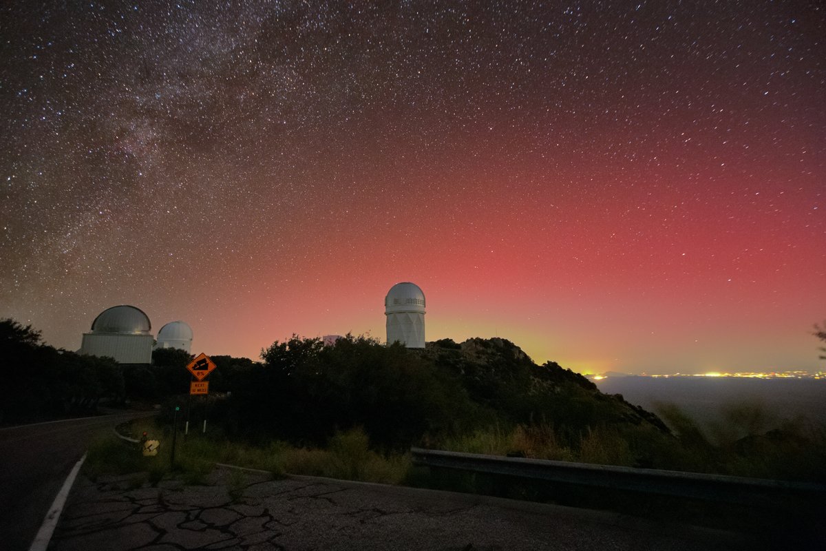 NOIRLabAstro's tweet image. Mayall your dreams come true 😴✨
While Tucson was sleeping earlier this year, the Aurora Borealis (aka the northern lights) were visible over the Nicholas U. Mayall 4-meter Telescope at NSF @KittPeakNatObs.
📸DESI Collaboration/DOE/KPNO/NOIRLab/NSF/AURA/L. Tyas