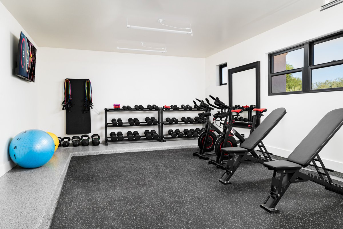 Mav_Builders's tweet image. Level up your home with a game room designed for fun! Another masterpiece by our construction crew. 

#DreamSpaces #BuildWithUs #contractor #builder #investment #remodel #home #rental #AirBnb #generalcontractor #localbuilder #Arizona #AZ