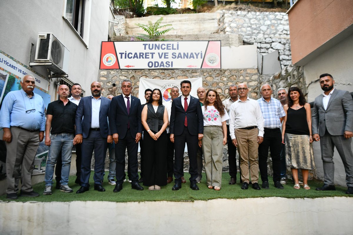 📍 Tunceli Ticaret ve Sanayi Odası - Haziran Ayı Meclis Toplantısı

Tunceli Valimiz Sayın Şefik Aygöl, Meclis Başkan Vekilimiz Sayın Celal Ataş başkanlığında, odamız Konferans Salonu’nda gerçekleştirilen Haziran ayı olağan meclis toplantısına katılarak bizleri onurlandırdı.