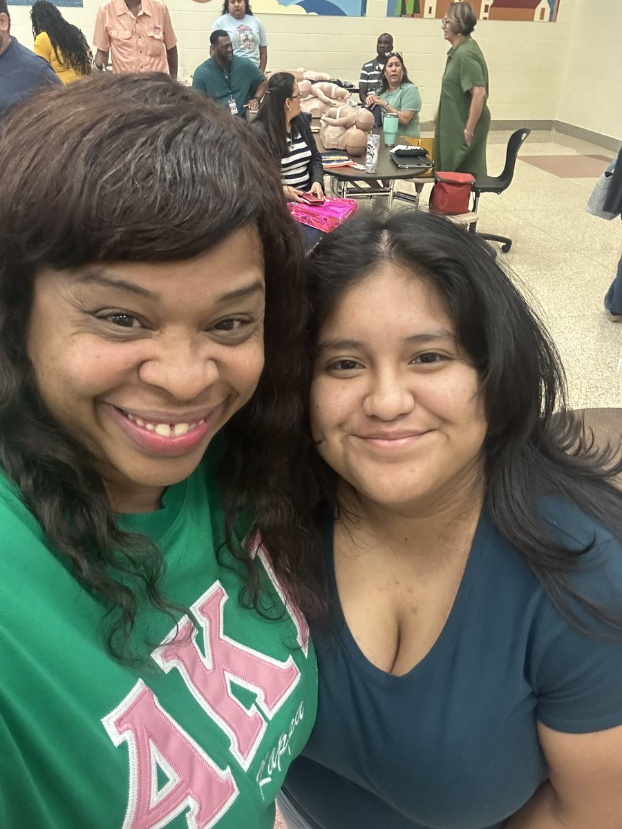 MooreCounselor's tweet image. When your former Girl Scout member is Now a Para in the same district!!! Wow Moment!!! 👏🏽👏🏽👏🏽 Super Proud of her!!! #AldineImpact @AldineISD @Counseling_AISD