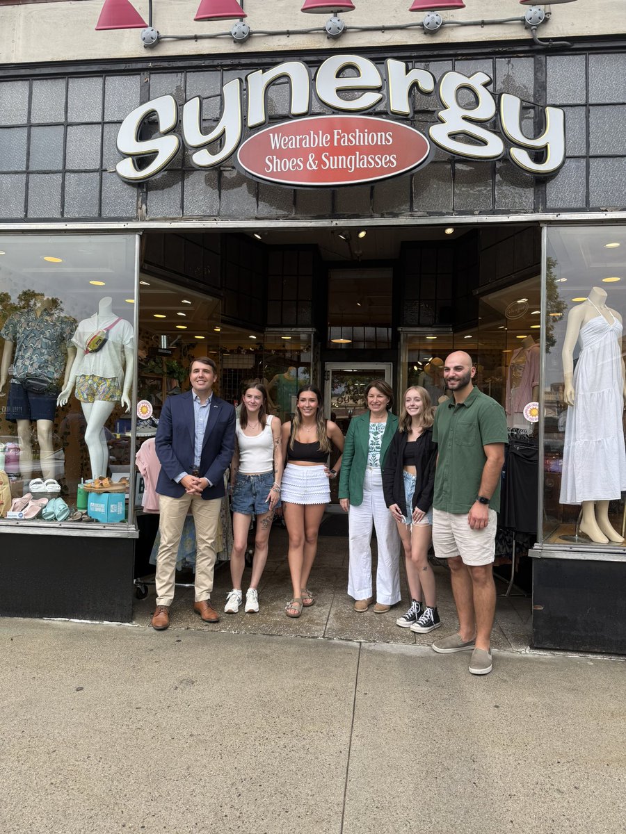 ChrisPappasNH's tweet image. As a small business owner myself, I know how much heart and hustle it takes to keep things running.
Grateful to join @amyklobuchar and @DonovanFentonNH in Keene last week to hear directly from local shop owners about what’s working—and where Washington can do more to help.