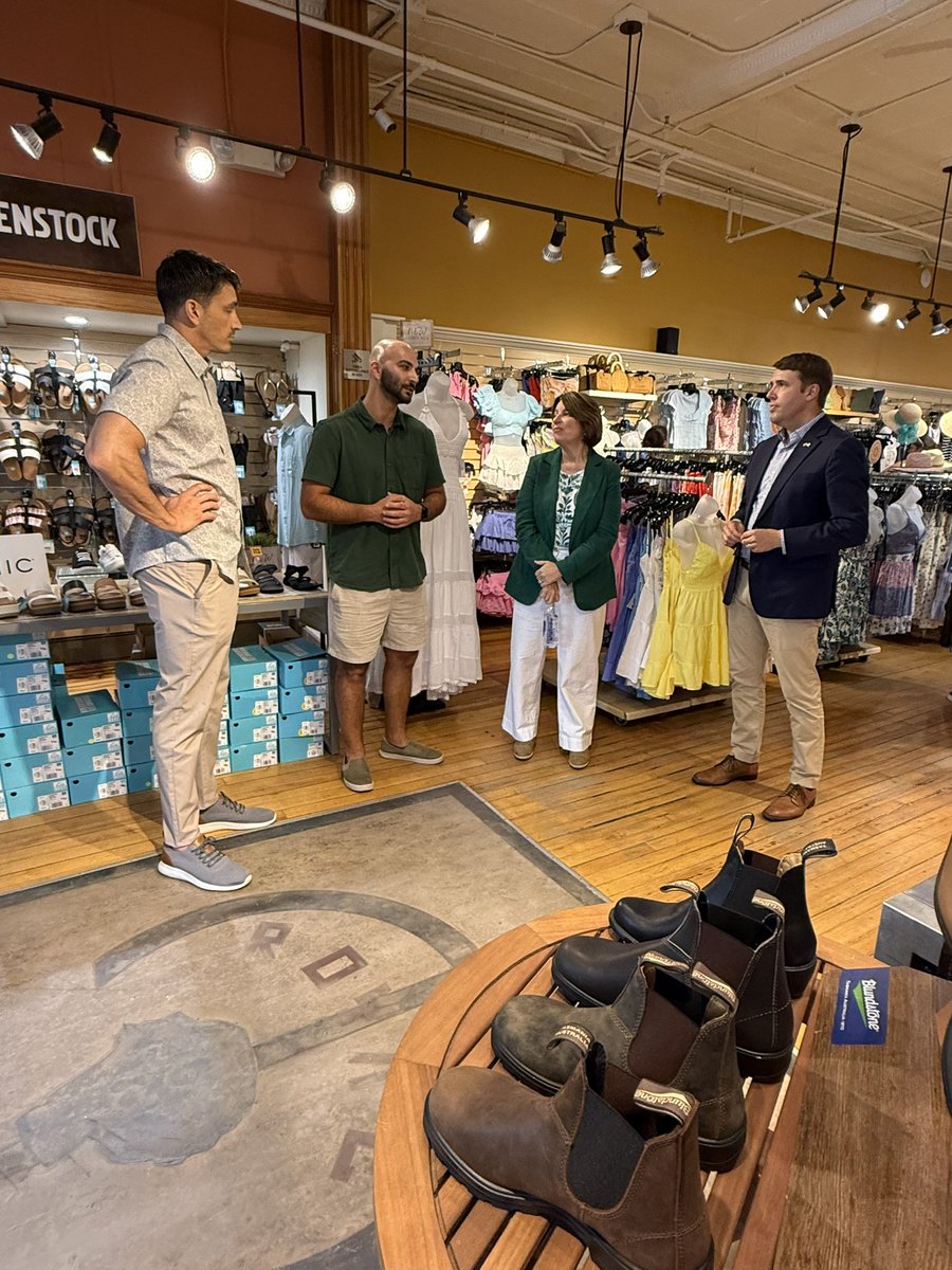 ChrisPappasNH's tweet image. As a small business owner myself, I know how much heart and hustle it takes to keep things running.
Grateful to join @amyklobuchar and @DonovanFentonNH in Keene last week to hear directly from local shop owners about what’s working—and where Washington can do more to help.