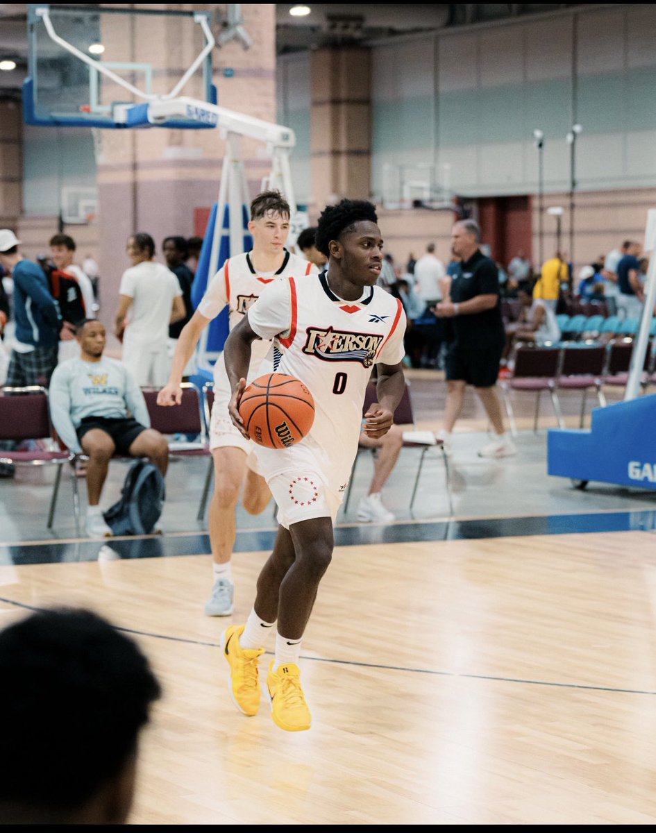 Drewherer14's tweet image. My @hoopgroup Summer Jam Fest standouts🏀

Deshawn Yates - Iverson
Lateef Afolabi - Magic
Brady O’Connell - Magic
Nico Antoniacci - NEPA
Isiah Rose -Crown 
Alex Mazzella -Beasts
Stephen Brown - YNR
Akim Iscandari - AKT
Allen Mbuyamba - AKT