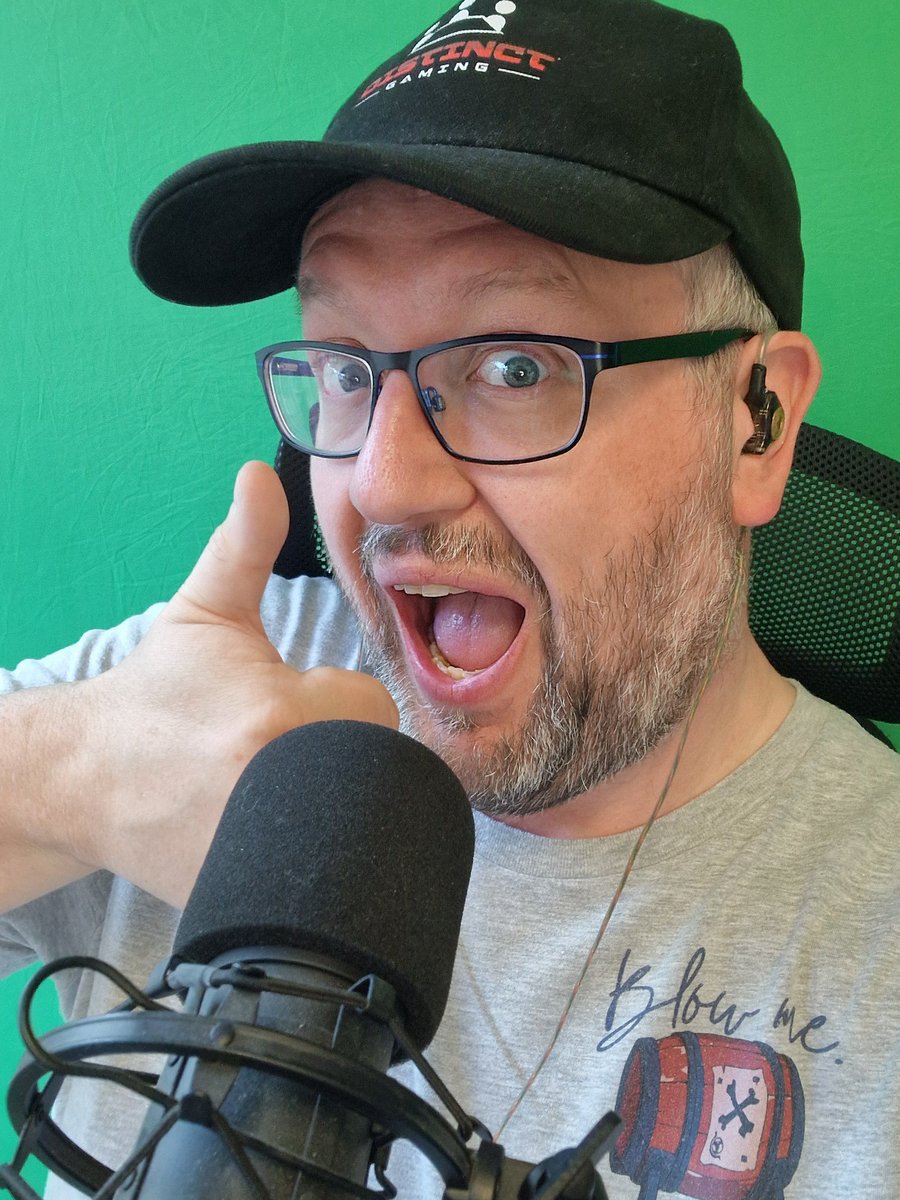 DG_Belper's tweet image. Live right now on the seas talking @SoTFest and how sad we are thay it's over with @musoliasla Amy Bonjella and Isosia.
#twitch #twitchstreamer #seaofthieves #streamteam #bilgerats #BeMorePirate
Link in bio or same name on the purple app!