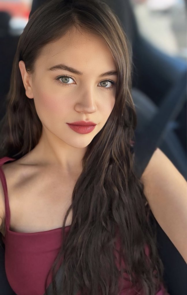 Isigin bazi insanlari rahatsiz edecek.
Bu insanlarin sorunu.
Sen yine de parla…❤️🧚‍♂️

 #YağmurYüksel