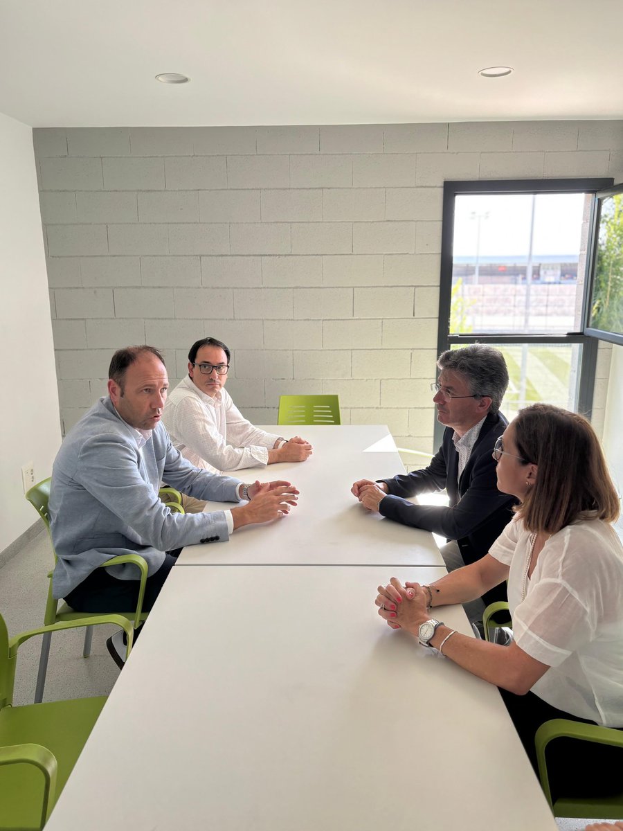 VilafrancaAj's tweet image. ℹ️ El conseller ha emplaçat el consistori a quantificar els danys i a fer una planificació de posada en marxa per tal de poder estudiar ajuts extraordinaris del @govern fins allà on no arribin les compensacions de les assegurances.
#Vilafranca