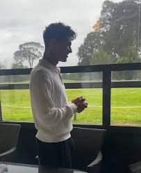 Who's got the bigger 🍆 
🇳🇱 Frenkie de jong🇳🇱 Vs 🇬🇧Lando Norris🇬🇧
Vote in the poll below 

#F1 #football #Sexy #gay