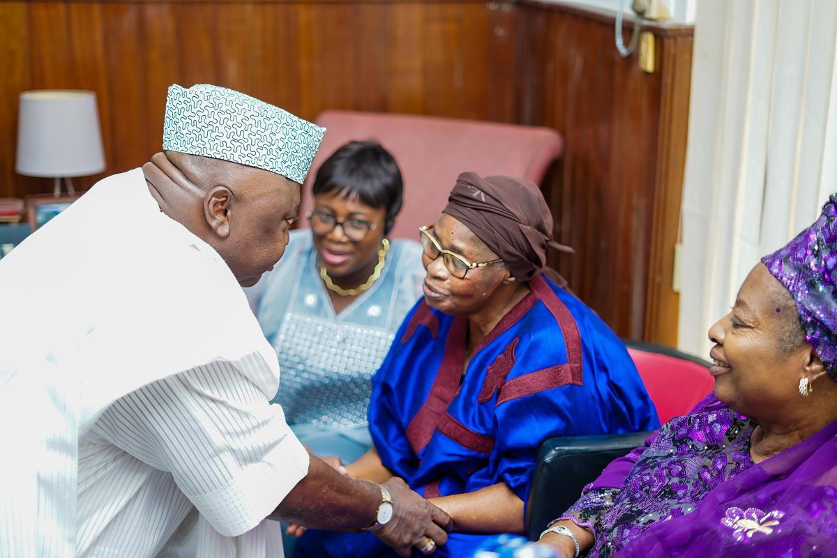 captain_taiwo_'s tweet photo. The Asiwaju of Odogbolu and Agba Akin of Egbe Bobaniyi Akile Ijebu, Hon. Oladipupo Adebutu @ladiadebutu was in Ijebu-Ode today, Monday, 14th July 2025, to pay his final respects to the late Awujale and Paramount Ruler of Ijebuland, Oba (Dr) Sikiru Kayode Adetona, May his soul rip https://t.co/JxGPVyzx9R