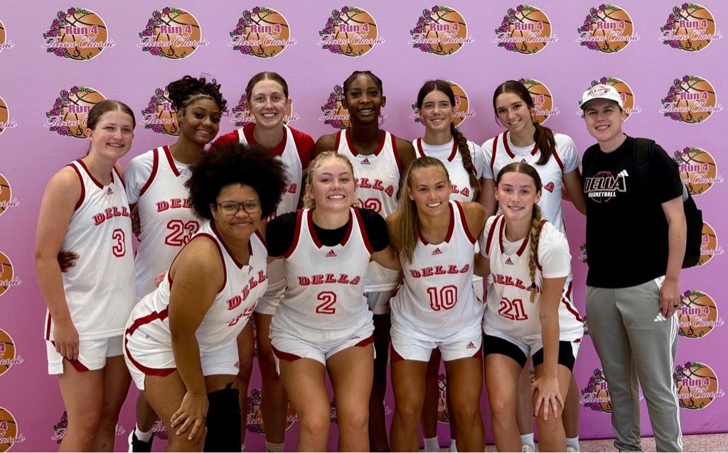 Ihhoops22's tweet image. We went 3-1 at @TFNsRun4Roses. We are headed back to South Carolina for the last one! @tford12kc @Jay_Anaekwe20 @coachholland93 @dellalamb_bball