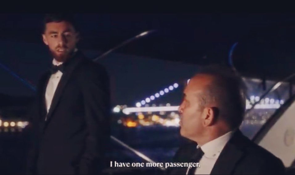 🔥🔥🔥 Orkun Kökçü: Kaptanım, sen gelmiyor musun?

Mehmet Özdilek: Alacağım bir kişi daha var, senin yolun açık olsun Orkun.

Boş kahve fincanı, deniz yolu, karşı kıyılar… Akıllarda deli soru ve kuşkular?
Kim o?