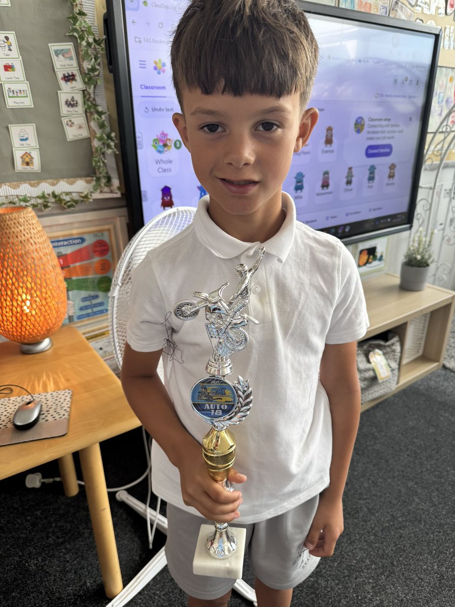 Super proud of you! Thank you for bringing in your trophy to show us all! #MPSDaffodil