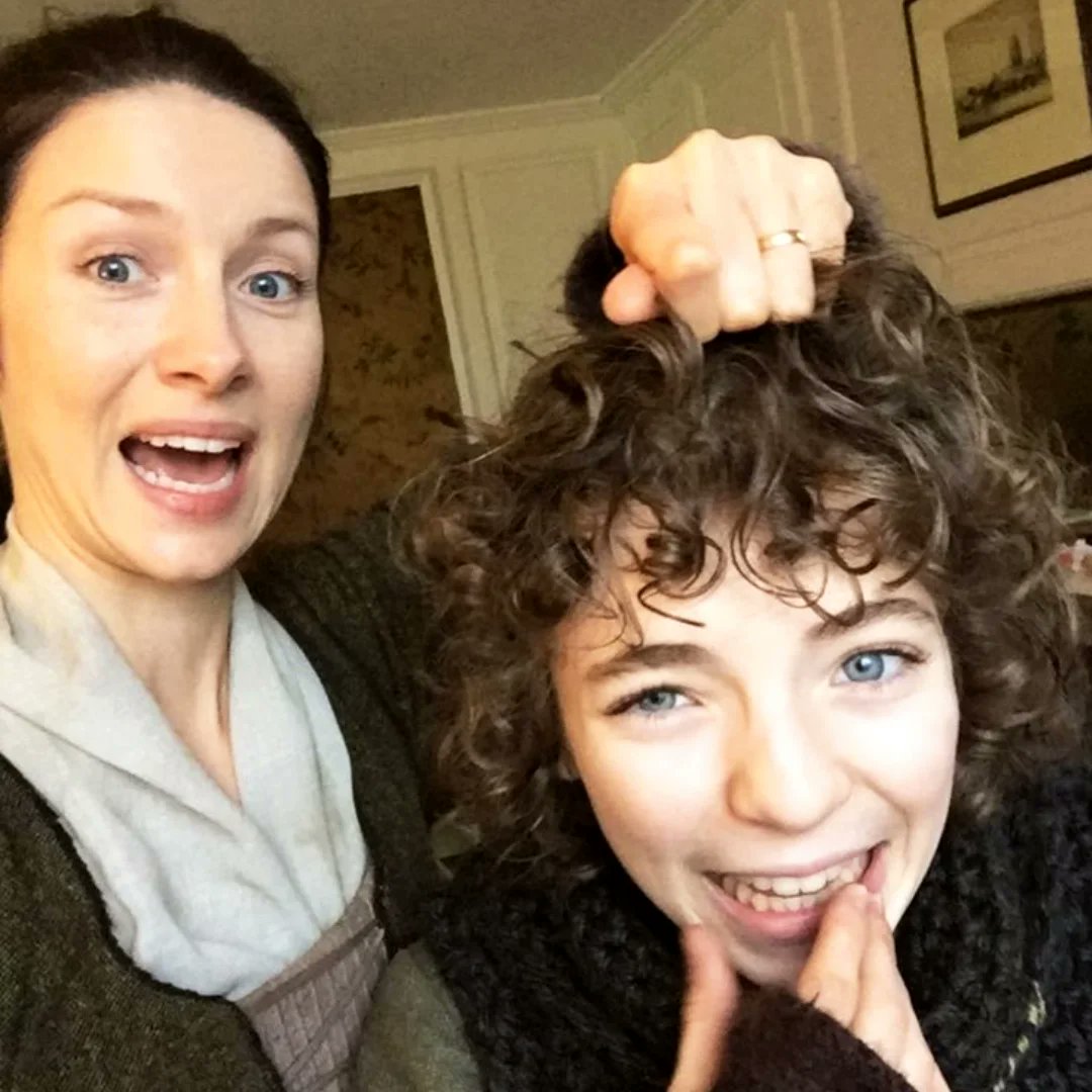 BTS the couple are not always well behaved.  -  <a href="/OutlanderBTS/">OutlanderBTS</a> #CaitrionaBalfe #SamHeughan #romannberrux #outlander