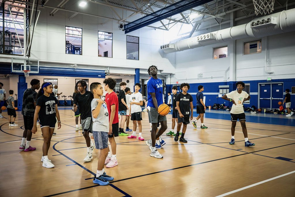 SetonHallMBB's tweet image. 2 Weeks away from Session 2 of Shaheen Holloway Basketball Camp! Limited spots remain!🔵⚪️🔵⚪️🔵⚪️🔵⚪️🔵⚪️🔵⚪️
Register Today ➡️ …heenhollowaybasketball.totalcamps.com/About%20Us