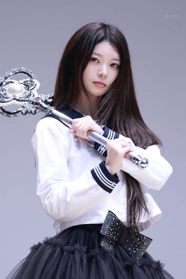 yunahthinker's tweet image. she really looks like a magical girl who is going to save the world 😭