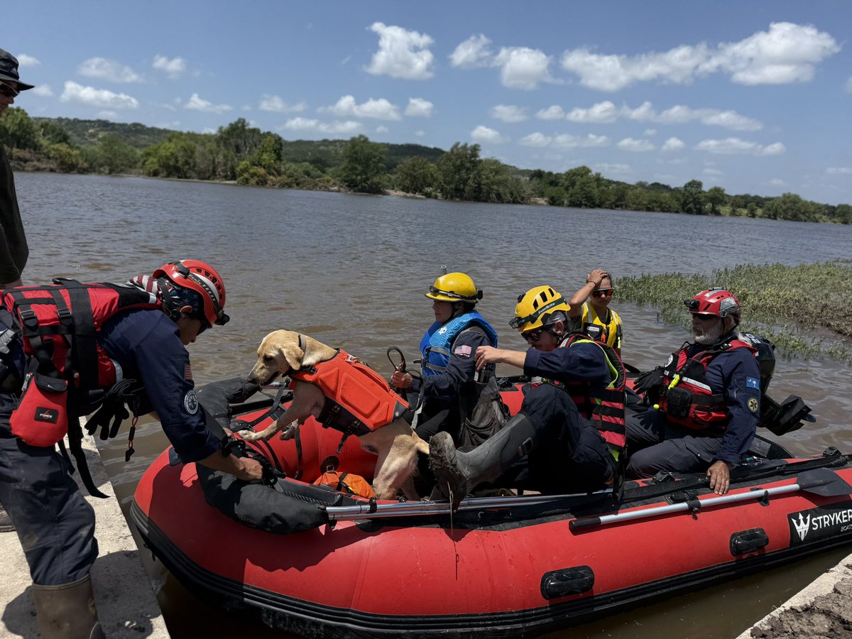 m3_melody's tweet image. Day 11 Texas
My heart is heavy but also full at the same time
Traveling home today for a commitment, hoping to return
Weather continues to frustrate efforts and fears of flooding are ever-present
Yet Americans show up
Stop fixating on headlines - they are meaningless