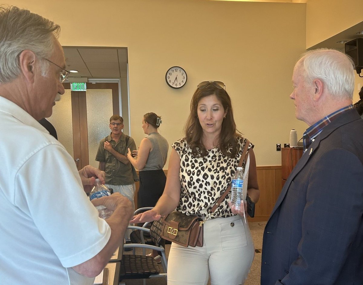 SenMcNerney's tweet image. Great to meet with leaders of Alameda County's Tri-Valley, including Livermore Mayor John Marchand and BART Director Melissa Hernandez, to discuss a broad range of state and local issues, including housing, transportation, and education.